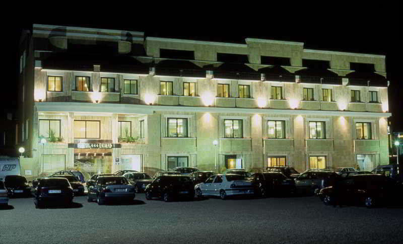 Hotel Restaurante Emilio Hellín Buitenkant foto